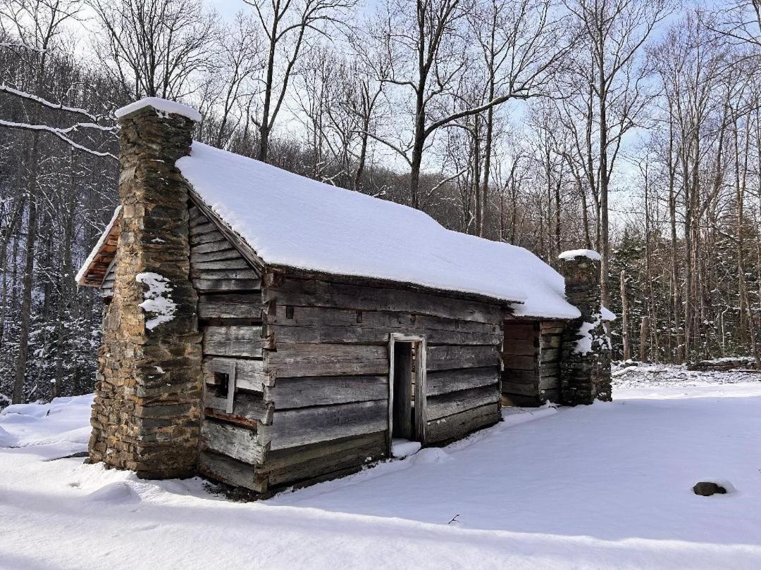 Tucked Away Cabin ピジョンフォージ エクステリア 写真